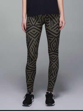 lululemon athletica Olive and Black Wunder Under Chevron High-Rise Leggings